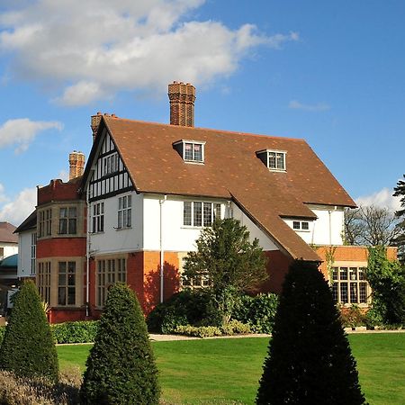 Greenwoods Hotel & Spa Stock Exterior photo