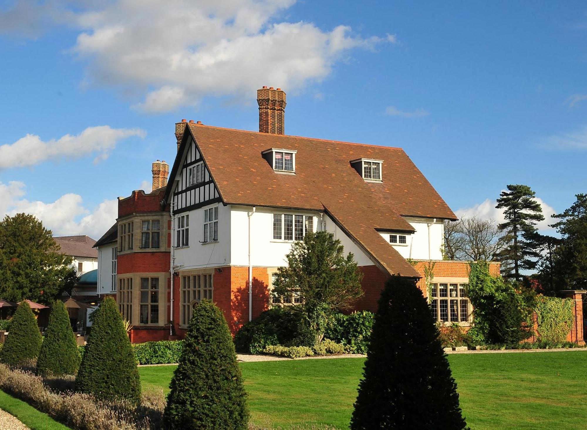 Greenwoods Hotel & Spa Stock Exterior photo