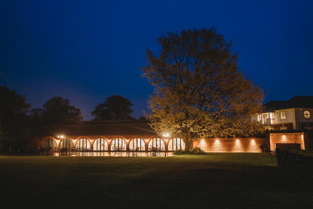 Greenwoods Hotel & Spa Stock Exterior photo